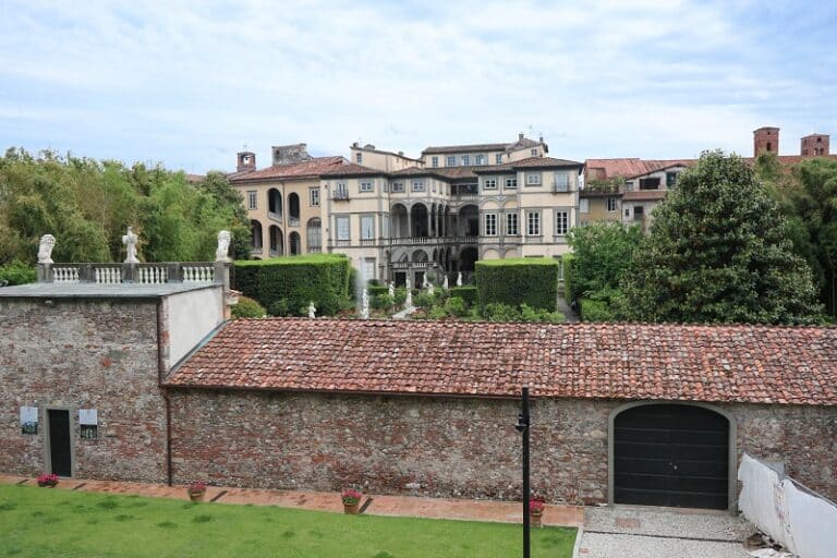 Visiter Lucques en Italie une magnifique ville médiévale