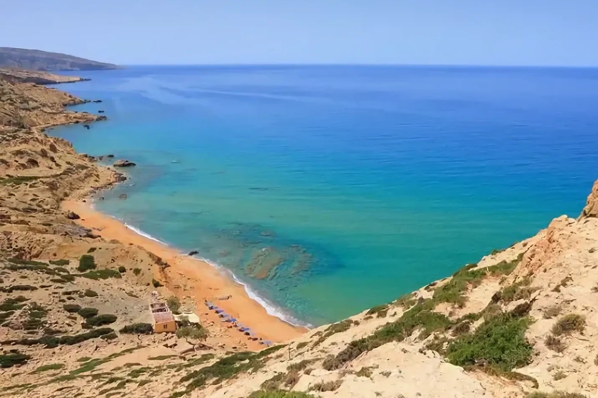 La magnifique plage Rouge sur l’île de Crète