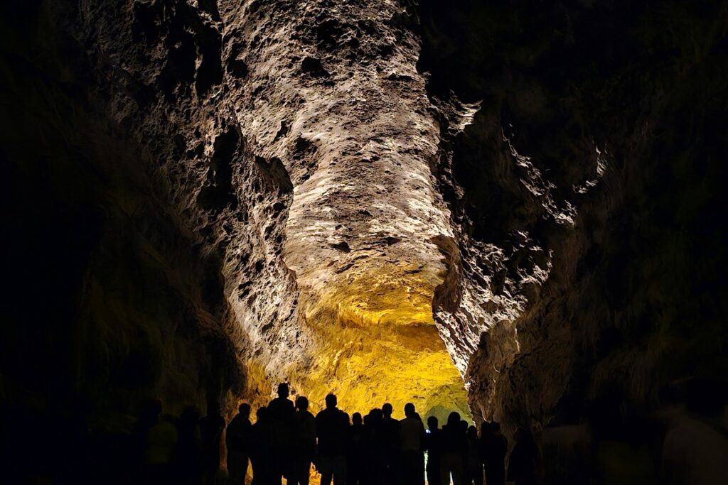 visite de la cueva de los verdes