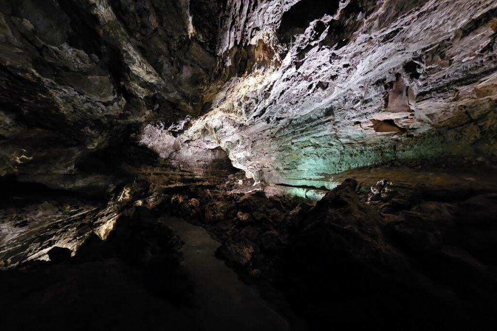 intérieur de la cueva de los verdes