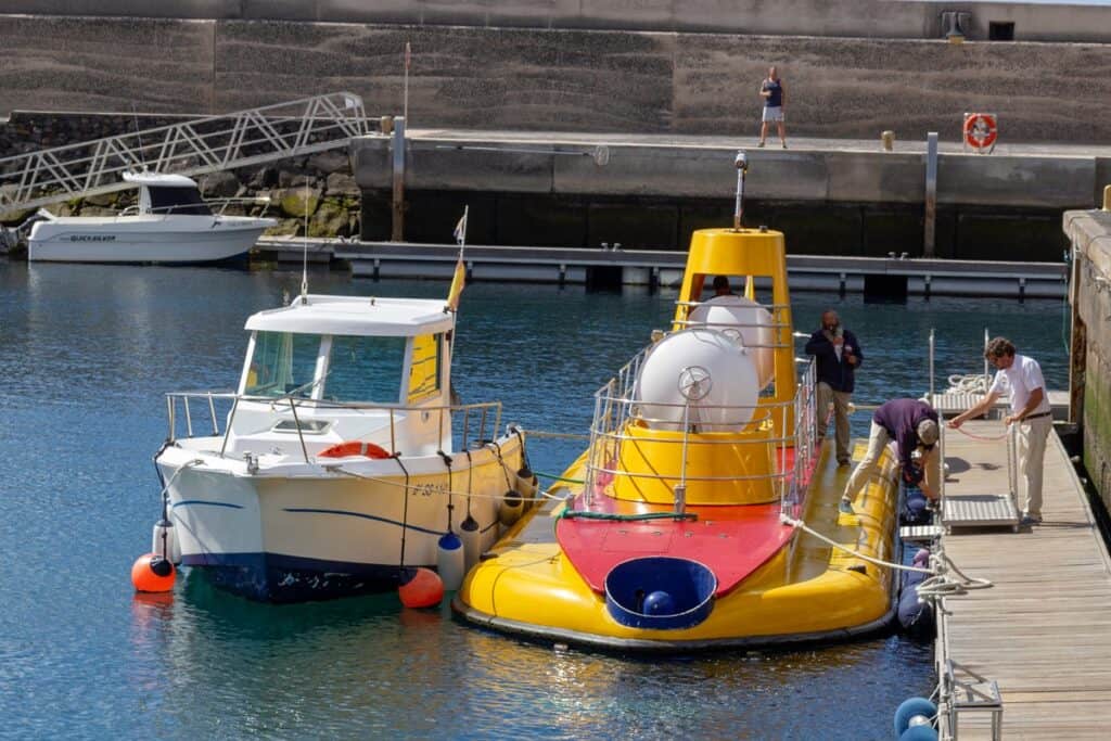 sous-marin jaune de Lanzarote