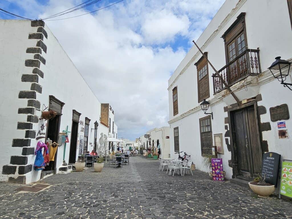 rue León y Castillo