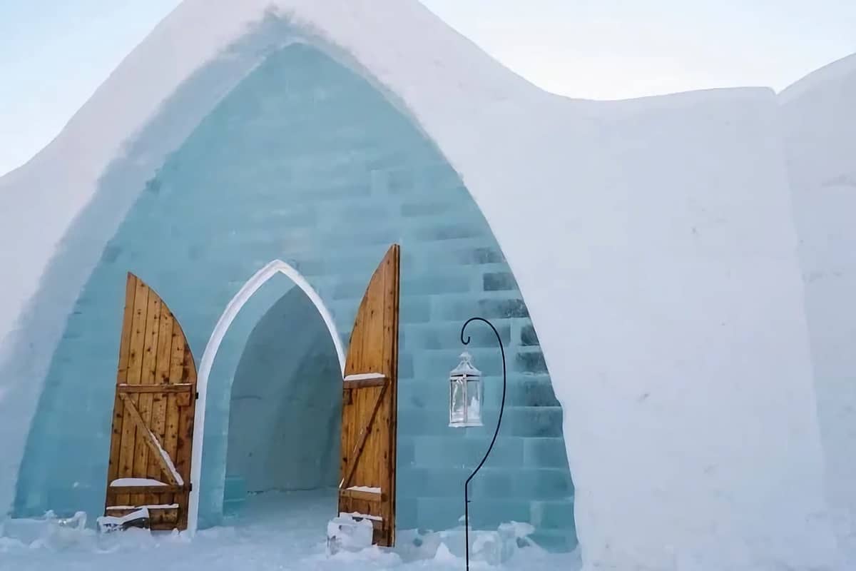 plus grand hôtel de glace canada