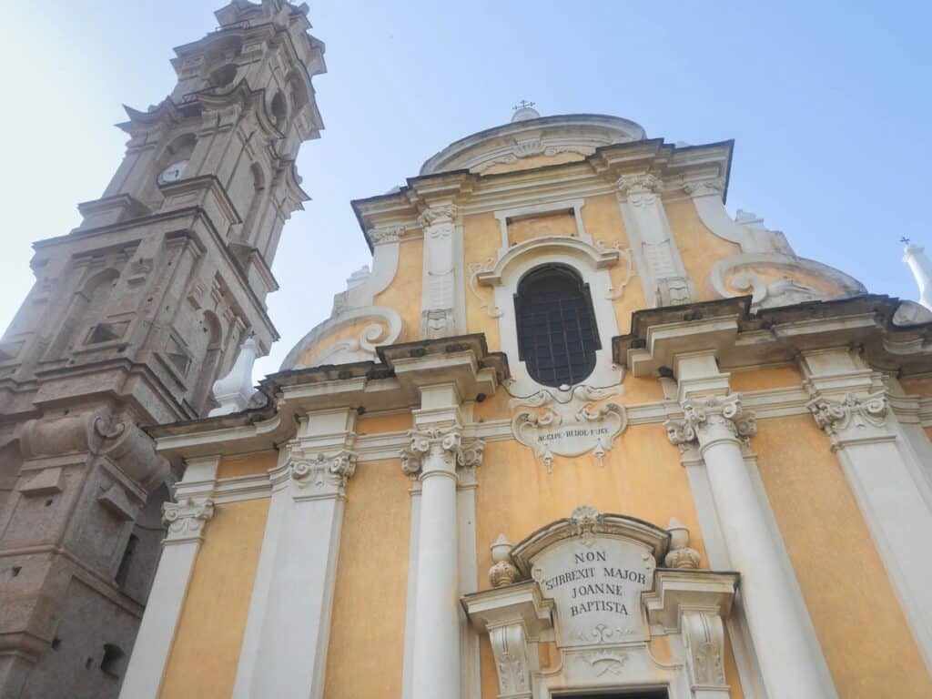 la porta église et campanile