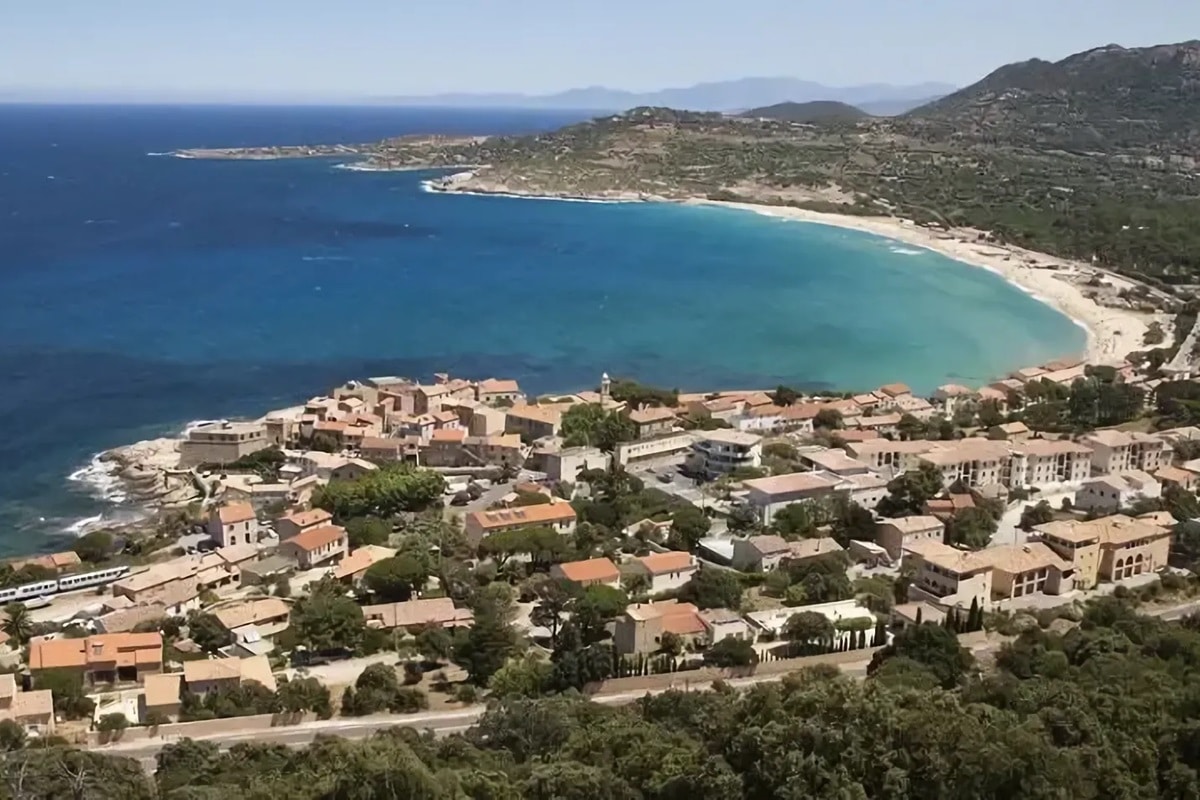 Visiter Algajola en Haute-Corse : un village plein de charme