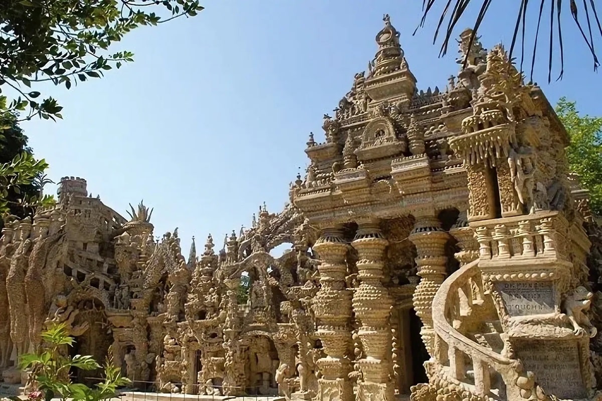 palais idéal ferdinand cheval