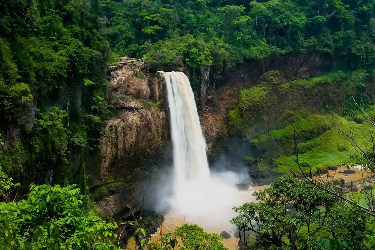 Les chutes d’Ekom au Cameroun