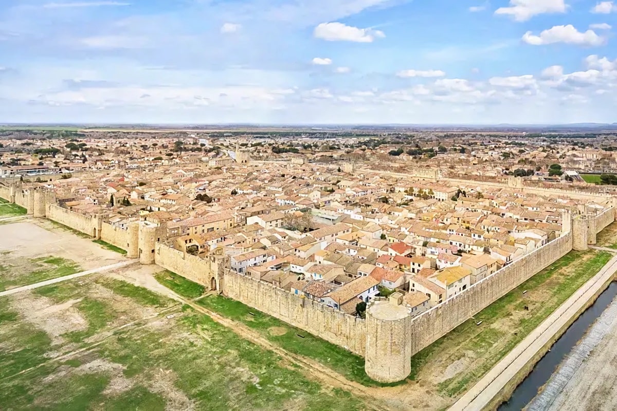 Visiter Aigues-Mortes et ses environs