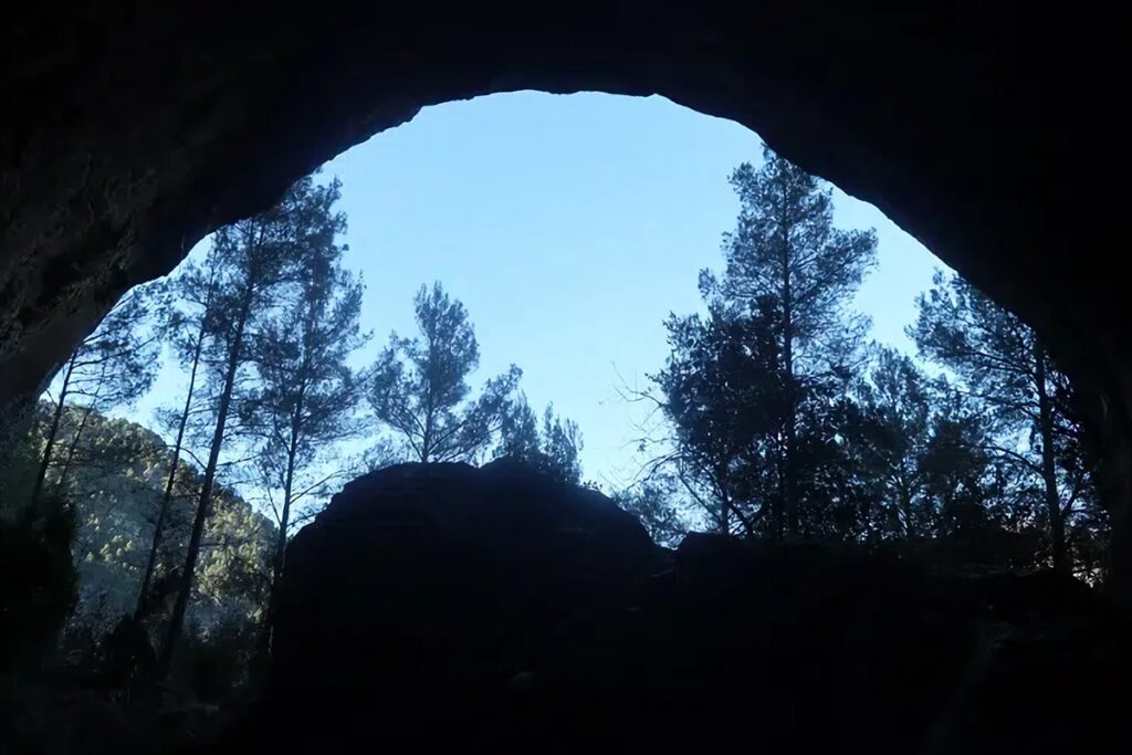 la cueva negra