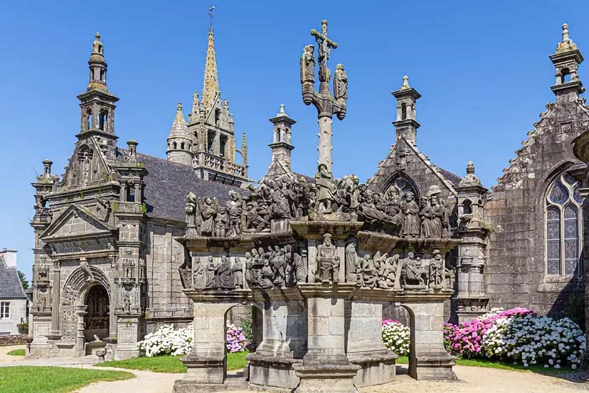 Guimiliau : un calvaire et une église exceptionnels