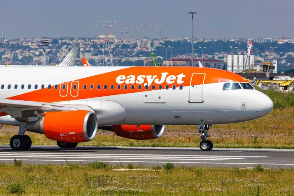 avion EasyJet au sol