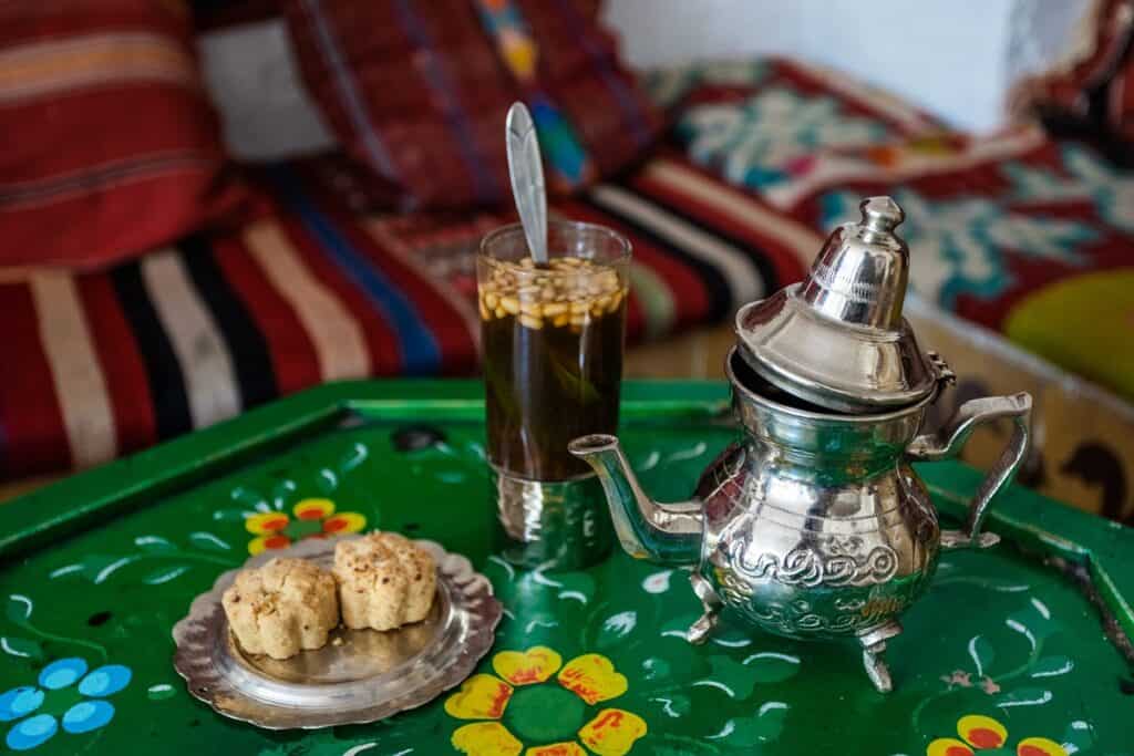 thé tunisien traditionnel