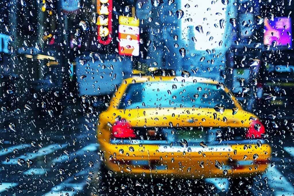 taxi sous la pluie à New York