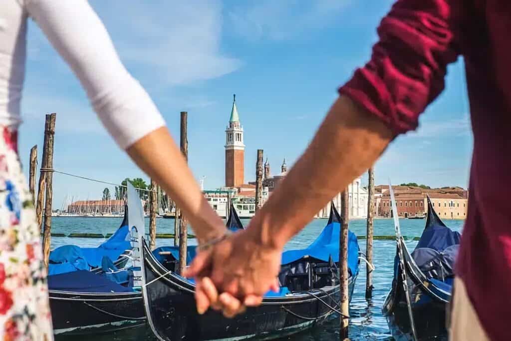 couple en voyage à Venise