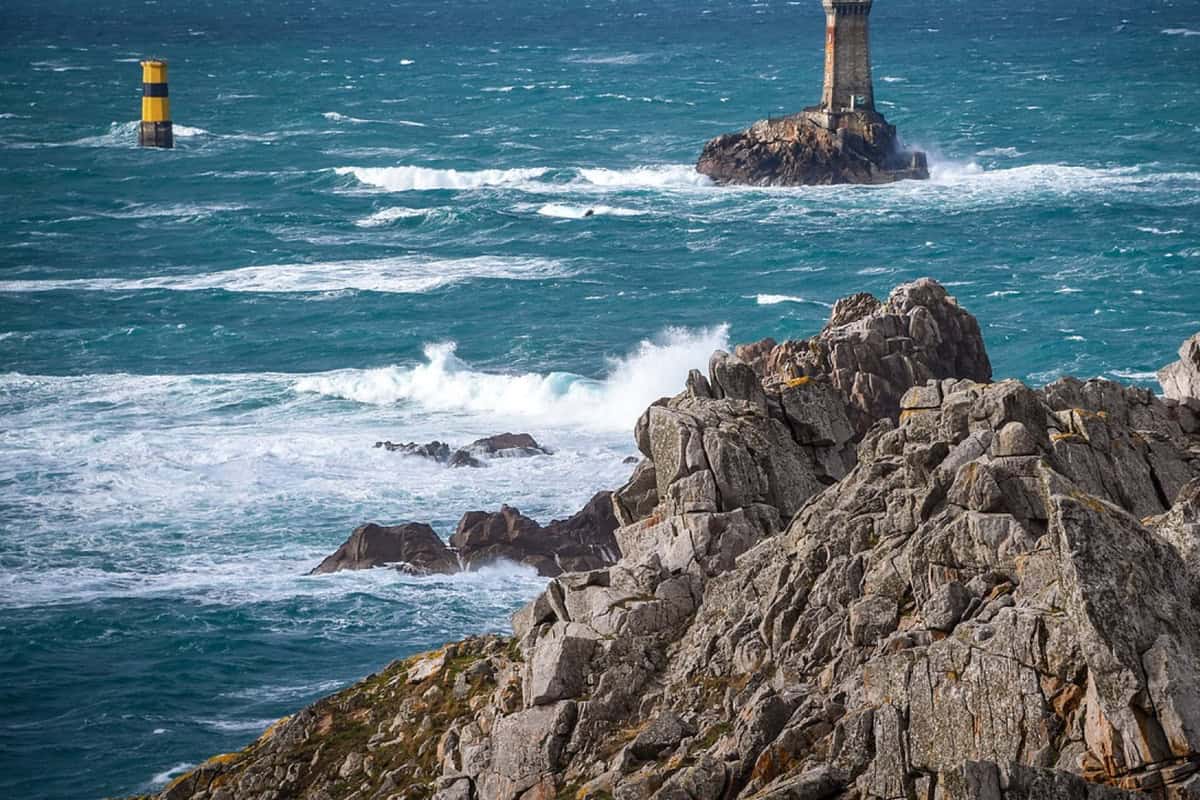 vue sur la côte et la mer en Bretagne