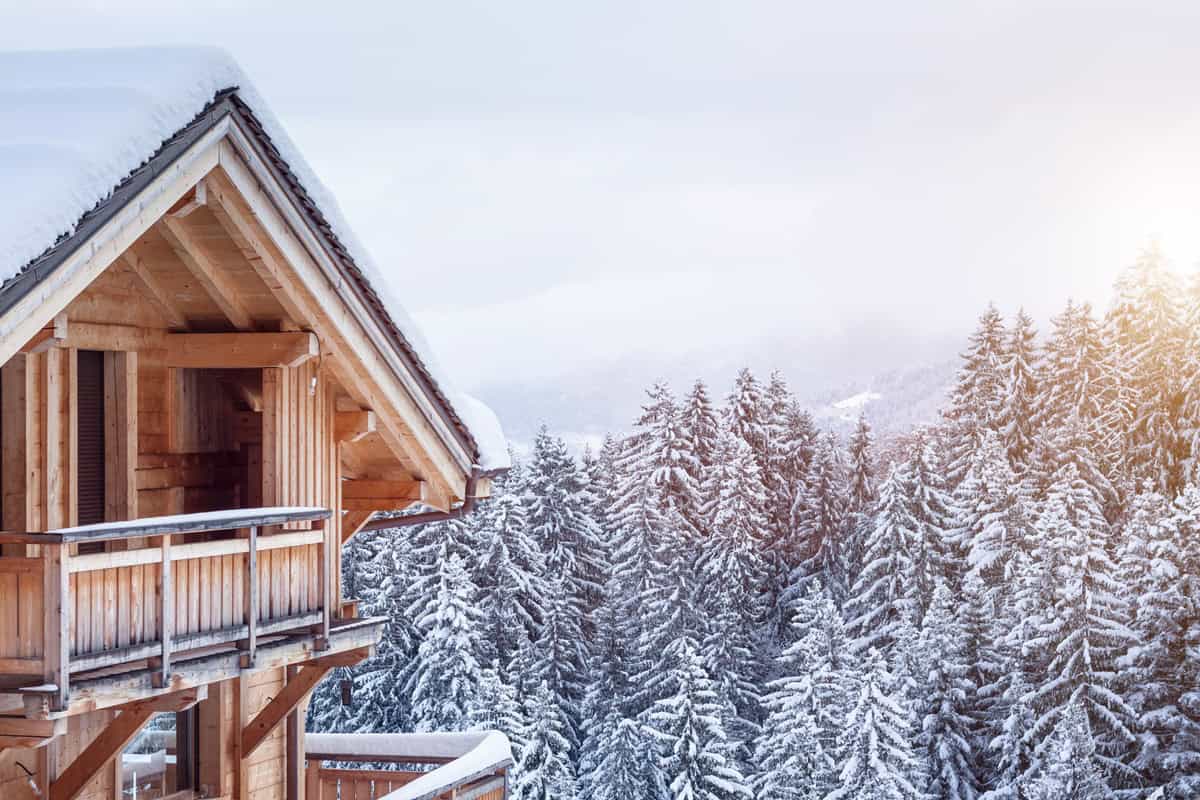 chalet en bois à la montagne