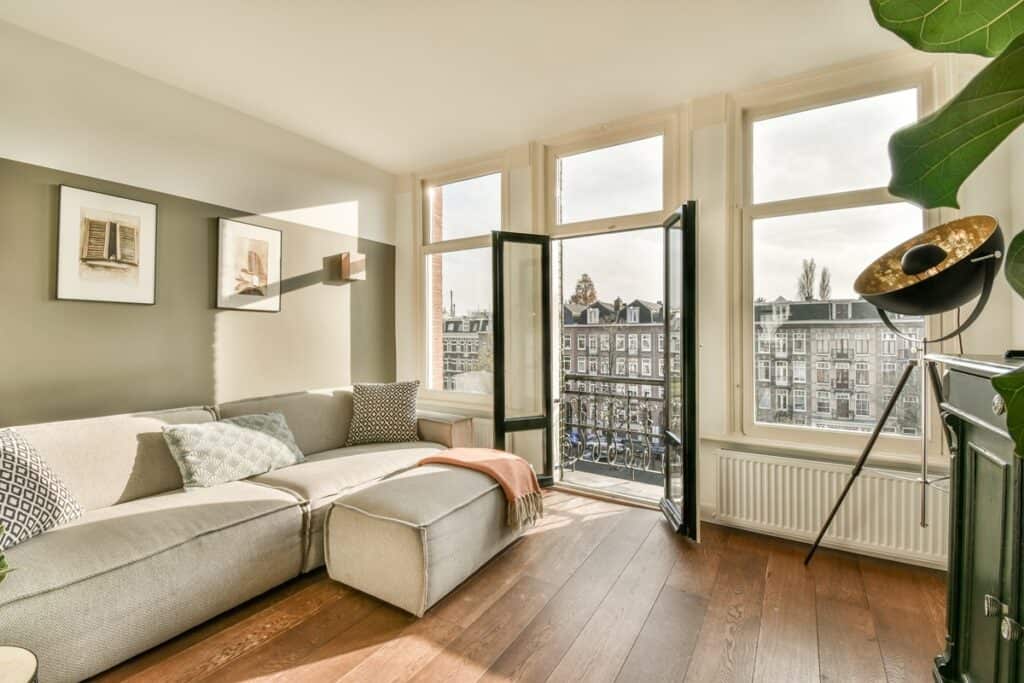 chambre avec vue sur la ville d'Amsterdam