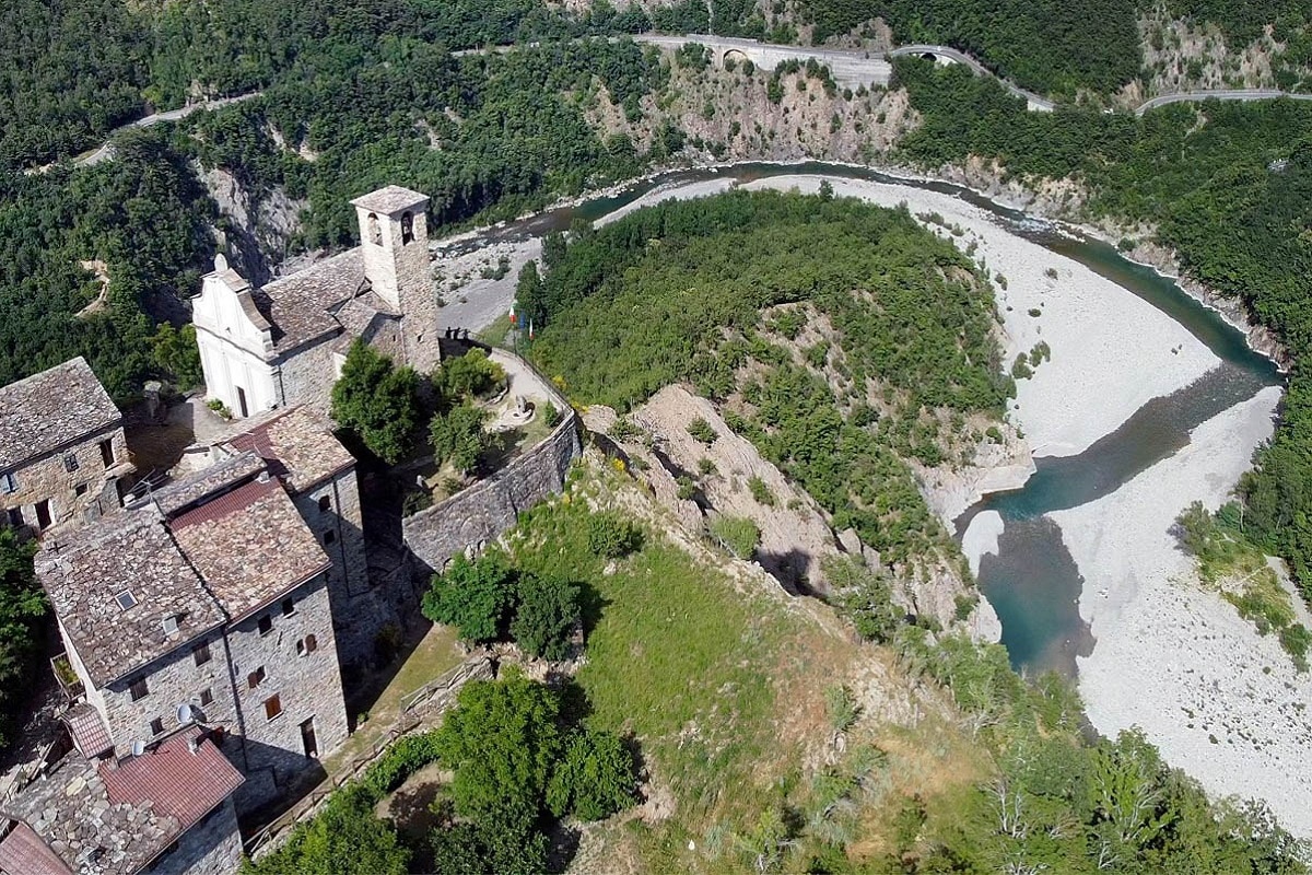 Brugnello : un village perché hors du temps