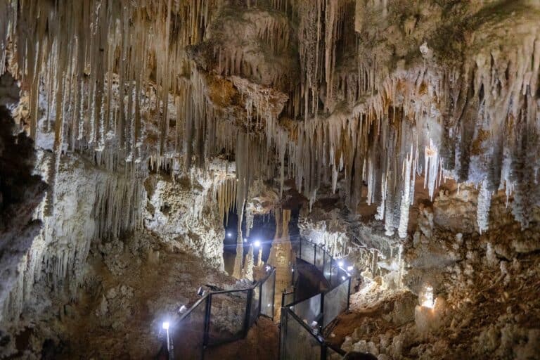 visite de la grotte de clamousse