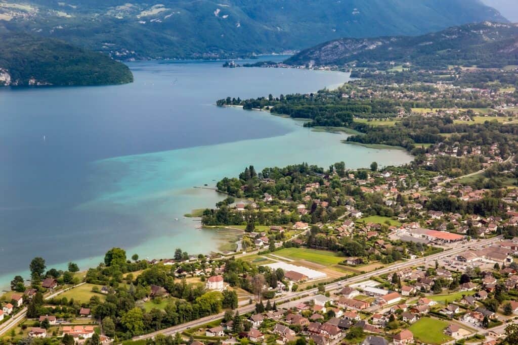 lac d'Annecy vu du ciel