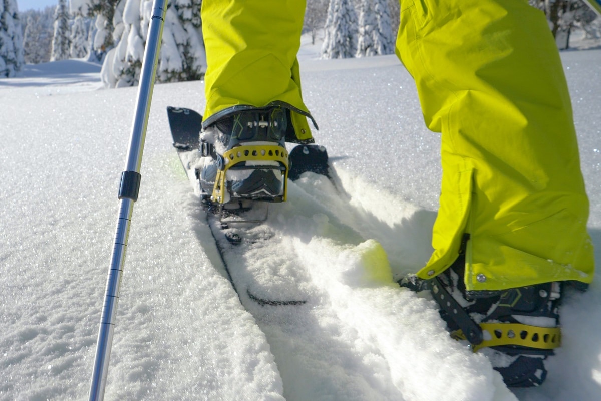 Profiter des joies de la montagne en hiver avec le splitboarding