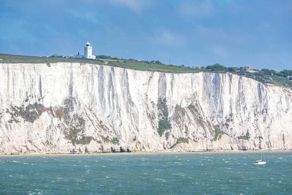 En route pour l'Angleterre cet été : pourquoi prendre le ferry plutôt que le train