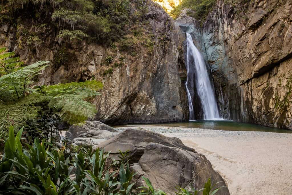 cascade Jimenoa à cascade à Jarabacoa