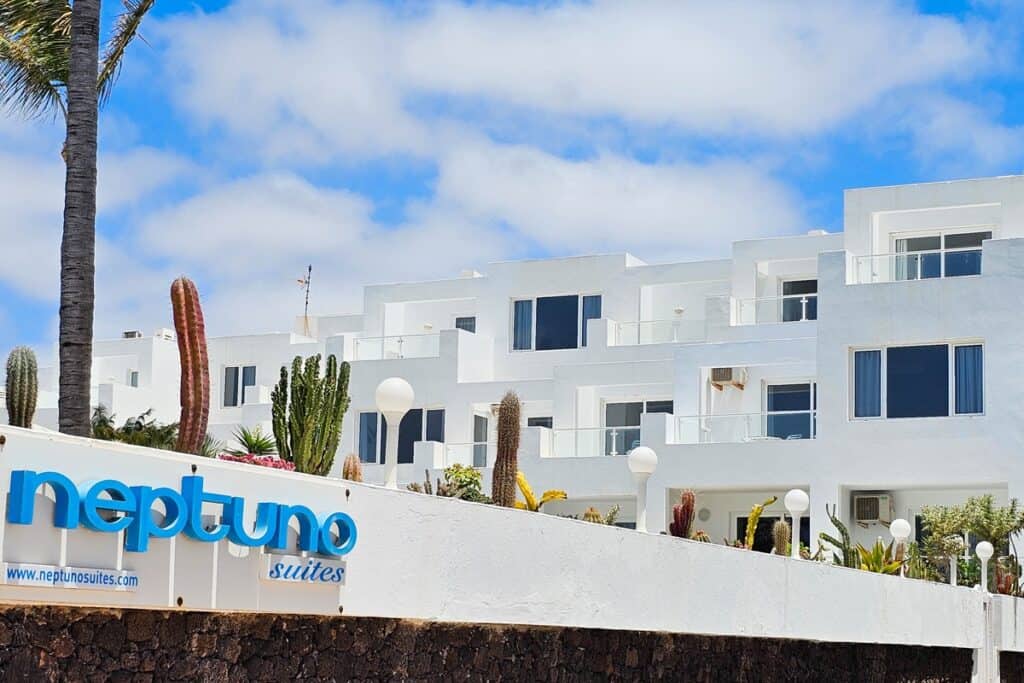 neptuno suites costa teguise