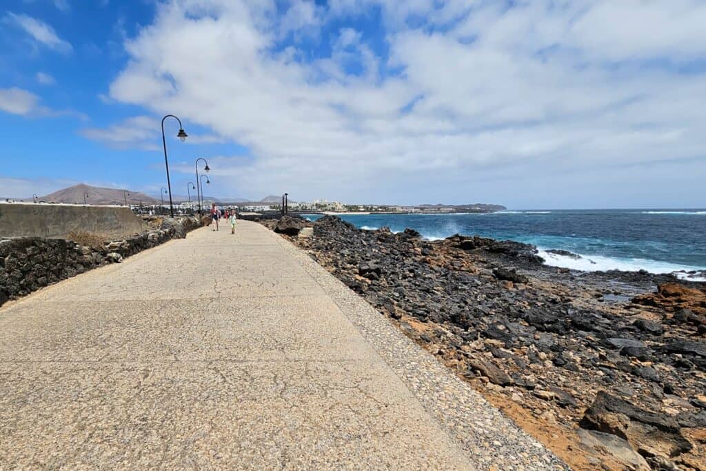 promenade côtière de Costa Teguise