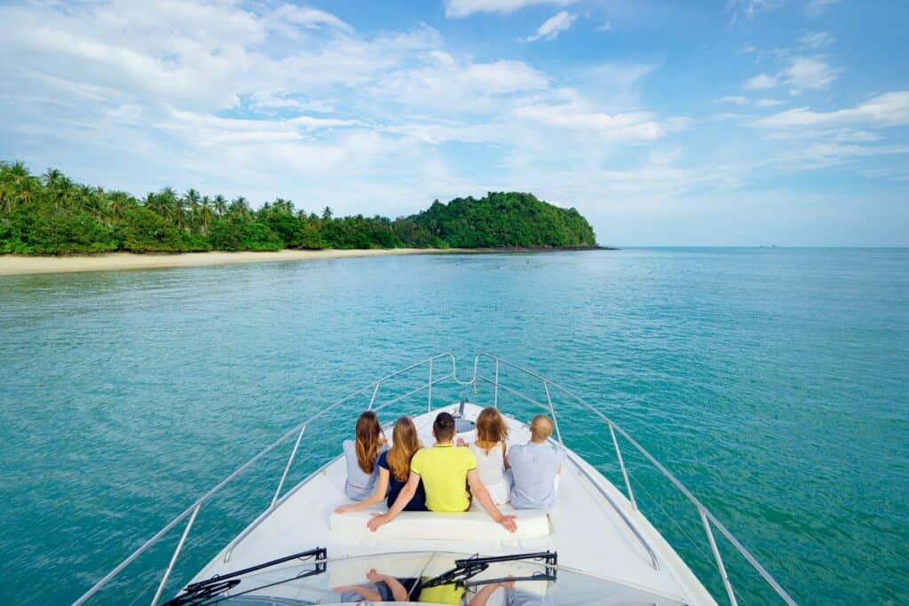 groupe d'amis en croisière